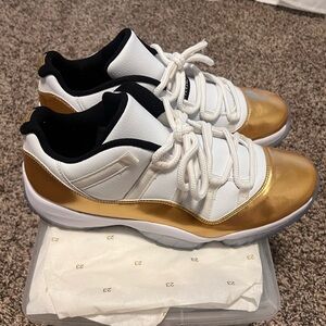 Air Jordan 11 Retro Low Closing Ceremony worn once men size 12